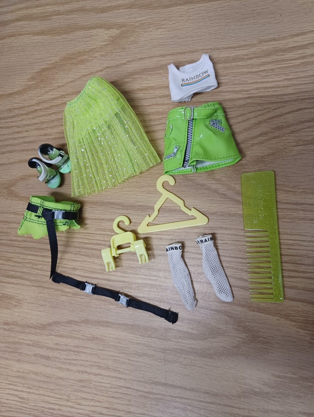 Rainbow High MGA Karma Nichols Neon Green Doll Fashion Set Accessories Outfit